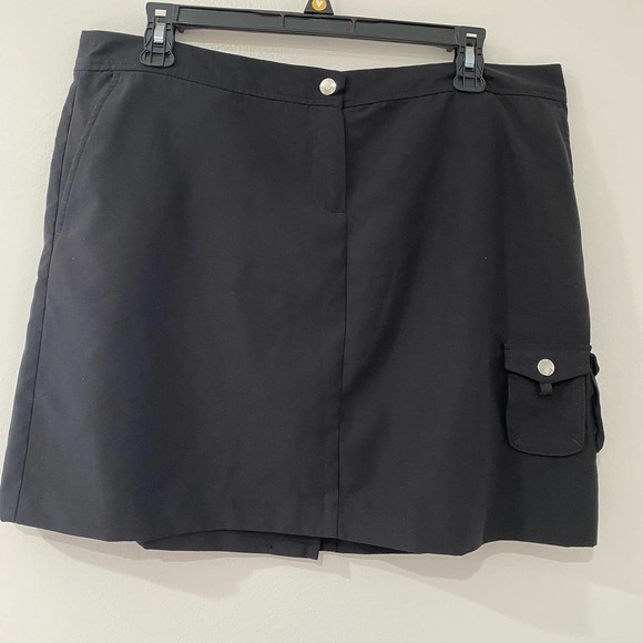 Izod Dresses & Skirts - Izod Golf Skirt 12 Women's Cool FX Black Pockets Skort Athletic Wear Tennis